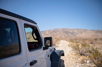 Jeep on Pinkham Canyon Road