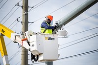 Greenville Engineering staff install radar-based detectors to improve signal changes at Fire Tower Rd and Ashcroft Dr on Wednesday, November 2. Original public domain image from Flickr