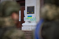 Volodymyr Zelenskyy took part in hoisting the State Flag of Ukraine in liberated Kherson.During a working trip to the de-occupied Kherson, President of Ukraine Volodymyr Zelenskyy took part in the ceremony of hoisting the State Flag on the central square of the city.  He thanked the Ukrainian military who participated in the liberation of the Kherson region and noted that it was an honor for him to be with them today in Ukrainian Kherson."This is a great pleasure for my heart and soul. I want to thank you for who you are and for returning Ukraine to the Kherson region. We are returning our Armed Forces, our state, our flag," the Head of State said.At the same time, Volodymyr Zelenskyy noted that Russian troops left a large number of destroyed houses and other buildings, damaged communications, and riddled cars in the Kherson region."This is what the Russian Federation did in our country, it showed the whole world that it can kill. But all of us, our Armed Forces, our National Guard, intelligence have shown that it is impossible to kill Ukraine," the President emphasized.The Head of State and all present honored the memory of those who died for the liberation of the Kherson region with a moment of silence.The State Flag of Ukraine was solemnly hoisted near the building of the Kherson Regional State Administration. The State Anthem was played.Volodymyr Zelenskyy talked with the residents of Kherson, who for months demonstrated resilience and believed in the return of Ukraine. During the meeting with media representatives, the President called on them to tell the whole world about how the people of Kherson lived during the occupation.