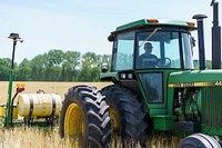 Steve Fox plants field corn into a stand of cereal rye in Freedom, Indiana May 12, 2022. Fox farms 400 acres and planted about 200 of them in cover crops prior to the 2022 planting season. (NRCS photos by Brandon O’Connor)