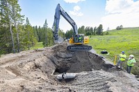 Yellowstone flood event 2022: Sliding Meadow repairing culvert (2)NPS / Jacob W. Frank