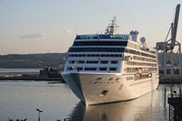 Azamara Journey closing in to dock