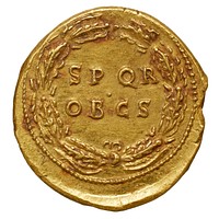 Galba, aureus. Revers : SPQR OB CS (Senatus Populus Que Romanus/ Ob/ Cives Servatos Le Sénat et le Peuple romain pour la sauvegarde des citoyens) dans une couronne de feuilles de chêne. Or, 7,35 gr. Rome, 68 ap.JC. Collection BnF : IMP-7043