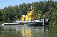 Old Russian river tug-pusher type RT named Struya