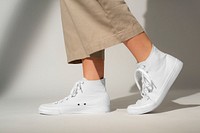 Basic white sneakers psd mockup unisex streetwear fashion shoot shoes ad