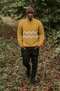 Turtleneck sweater mockup, men's autumn outfits design, full body, man in forest psd