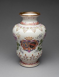 Vase by Du Paquier Porcelain Manufactory (Manufacturer)