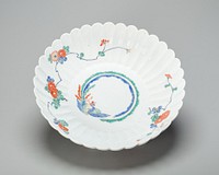 Arita Ware Kakiemon Floral-shaped Bowl