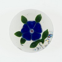 Paperweight by Baccarat Glassworks