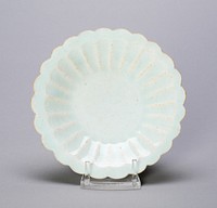 Dish with Lobed Cavetto and Foliate Rim