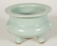 Cylindrical Tripod Censer (Incense Burner) with Cloud-Scroll Feet