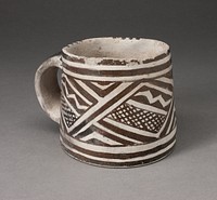Mug with Interlocking Geometric Pattern with Zigzag Motifs and Crosshatching by Ancestral Pueblo (Anasazi)
