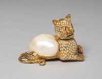 Baroque Pearl Mounted as a Cat Holding a Mouse