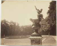 Versailles, Grand Trianon (Vase par Le Lorrain) by Jean-Eugène-Auguste Atget