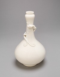 Bottle-Shaped Vase with a Lizard
