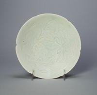 Foliate Bowl with Stylized Poeny Spray