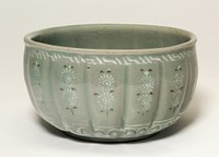 Fluted Bowl with Chrysanthemum Flower Heads