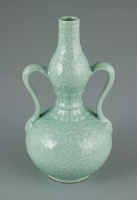 Double-Gourd Vase with Incurved Loop Handles