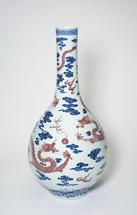 Long-Necked Vase with Dragons Chasing Flaming Pearls among Stylized Clouds