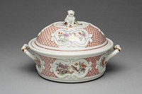 Tureen by Du Paquier Porcelain Manufactory (Manufacturer)