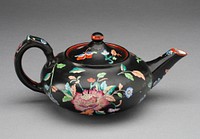 Teapot by Davenport Potteries and Porcelain Factories