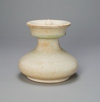 Broad Pear-Shaped Jar with Concave Lid