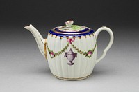 Teapot by Worcester Porcelain Factory (Manufacturer)