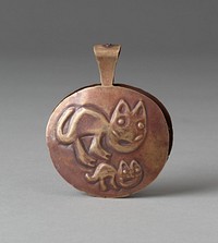 Circular Tweezers with Two Felines Incised on Surface by Chimú