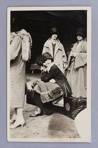 Untitled (women wearing cloche hats)