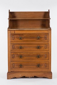 Chest of drawers with extension