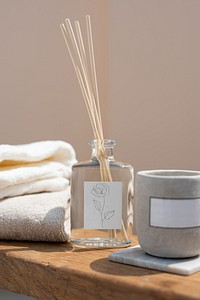 Label mockup psd on reed diffuser bottle