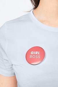 Pin button mockup psd on white t-shirt