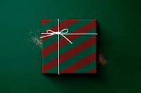 Gift box mockup psd with ribbon