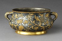 Incense burner with floral pattern