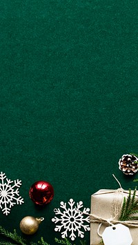 Green Christmas border iPhone wallpaper