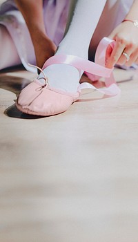 Ballerina aesthetic border iPhone wallpaper