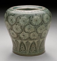 Jar with Inlaid Chrysanthemum Scrolls and Arabesque Design 