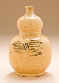 Gourd-shaped Sake Bottle with Crab Design