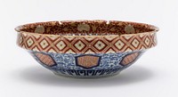 Pierced-lip Bowl with Design of Phoenixes, Dragons, and Scrolling Vines