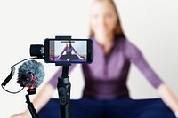 Smartphone screen mockup psd yoga live streaming