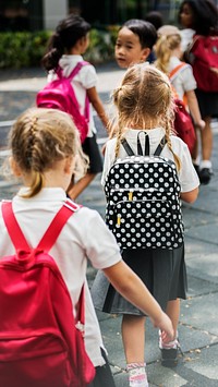 iPhone wallpaper, elementary school kids walking home