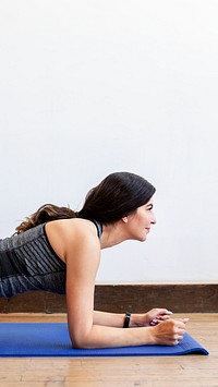 Planking woman iPhone wallpaper, wellness image