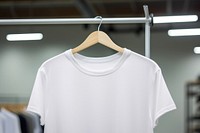 T-shirt hanging sleeve white. 