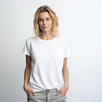 T-shirt sleeve pocket blouse. 