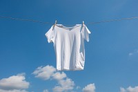 T-shirt hanging sleeve white. 