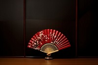 Japanese fan chandelier handicraft performer. 