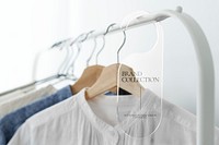 Plastic tag hanger mockup psd