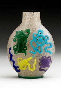 Snuff Bottle (Biyanhu) with Eight Buddhist Emblems (Bajixiang)