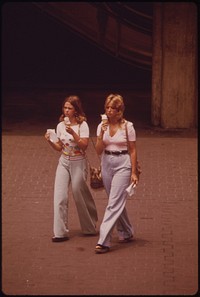 Quick Snack in Fountain Square 06/1973. Photographer: Hubbard, Tom. Original public domain image from Flickr