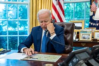 President Joe Biden talks on the phone with Jackson, Mississippi Mayor Chokwe Antar Lumumba about FEMA flood assistance and the city's water crisis, Wednesday, August 31, 2022, in the Oval Office. (Official White House Photo by Adam Schultz)